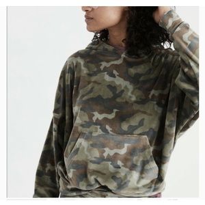 American Eagle sweatshirt